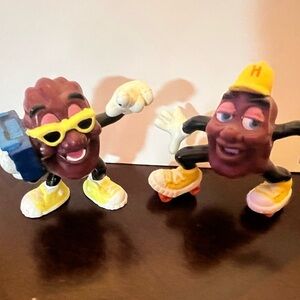 California Raisins Figurine Set of 2.   Vintage 
1987-1988.